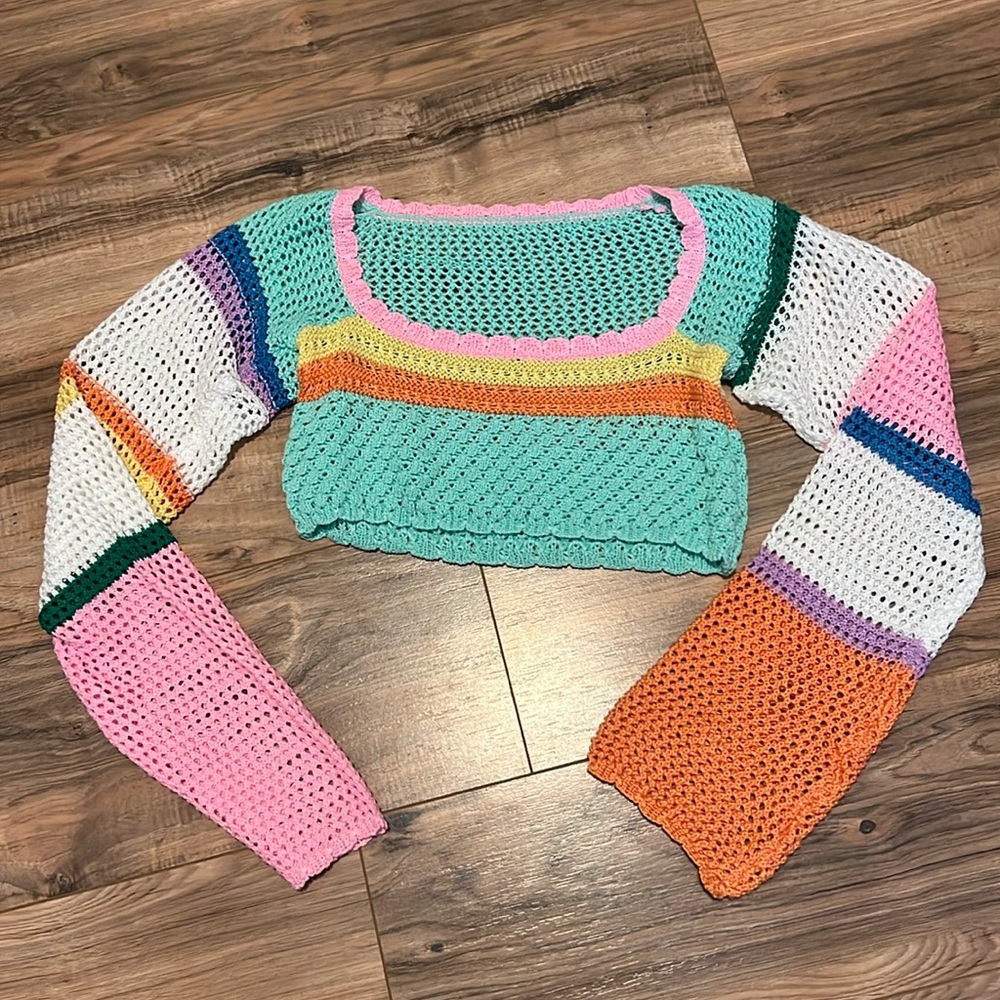 Amazon Women’s Knit Crop Top Size Small
